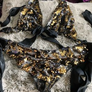 Rave black and gold sequin scrunch butt set